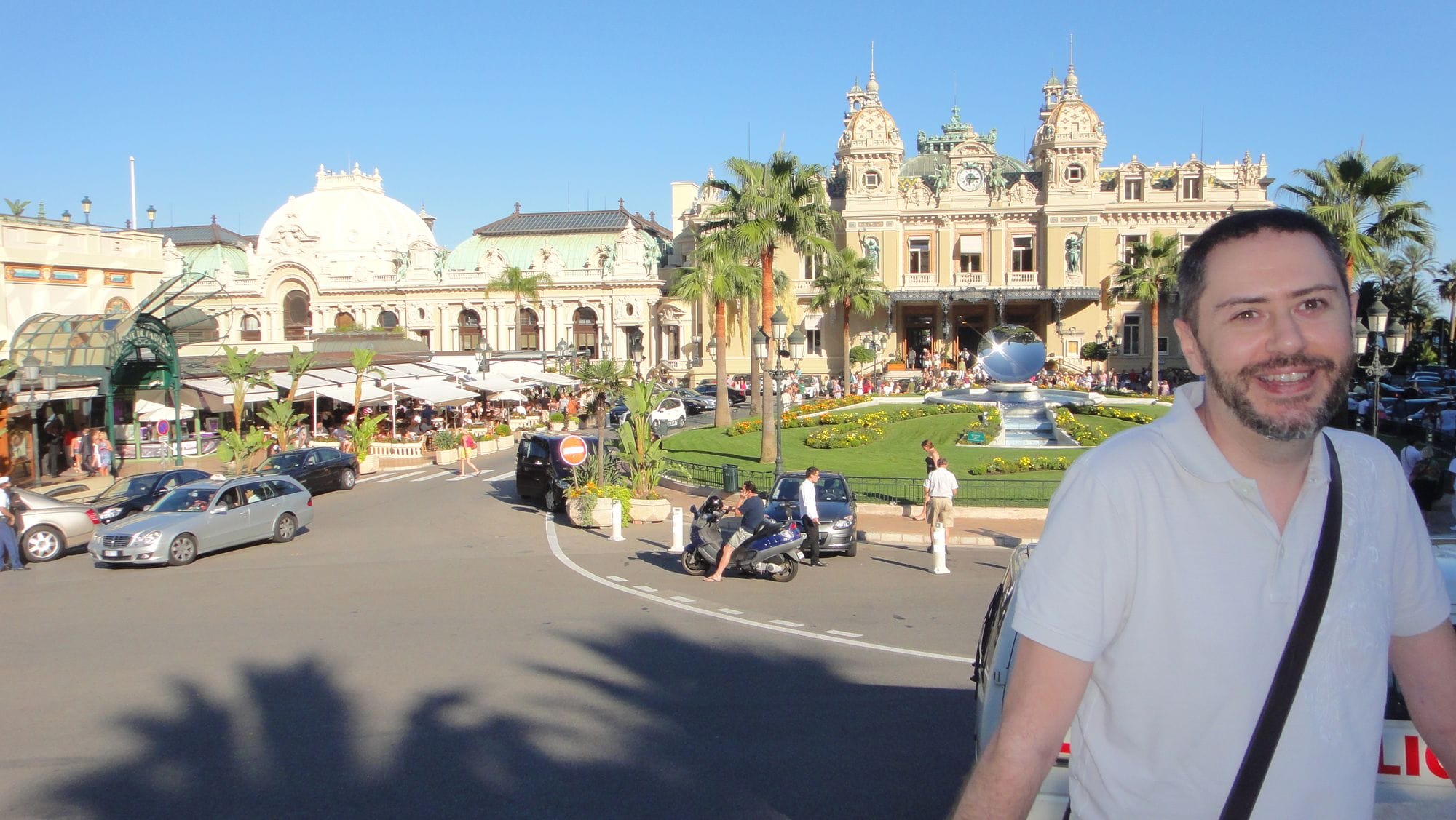La place du casino de Monte-Carlo et ses palmiers.